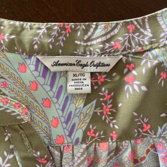 American Eagle lightweight comfortable sleeveless summer shirt. Size XL - Picture 3 of 3